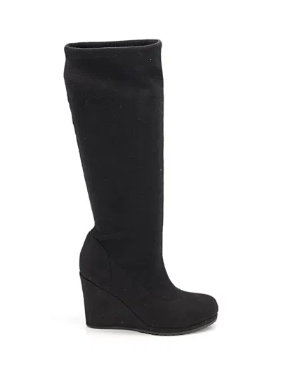Pre-owned Boden Boots In Black