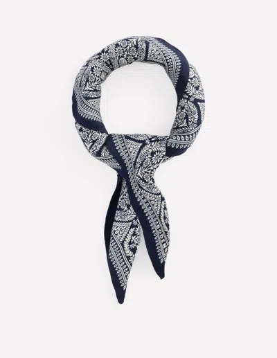 Boden Elisabeth Quadratischer Seidenschal In Blau In Blue