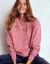 Boden Emi Sweatshirt Mit Cutwork-design-rosa Heide In Pink