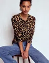 Boden Emilia Baumwollpullover Mit Rundhalsausschnitt-gepard-pop In Brown