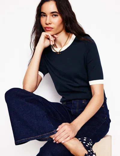 Boden Emilia Baumwoll-t-shirt Mit Rundhalsausschnitt-marineblau, Warmes Naturweiss In Multi