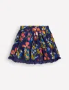 Boden Gewebter Rock Zum Hineinschlüpfen Mit Muster-schuluniform-marineblau Stiefmütterchen-beet In Multi