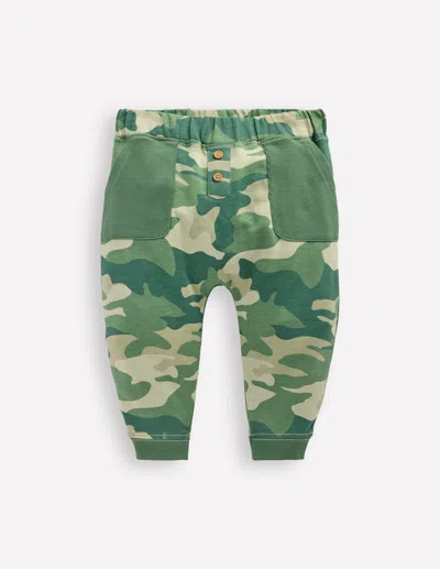 Boden Babies' Jersey-jogginghose-buntes Camouflagemuster In Green