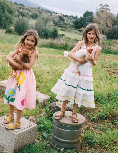 Boden Kids' Odette Gewebtes Sommerkleid Mit Stufendesign-sanftes Naturweiss In Multi