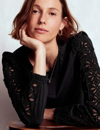 Boden Scarlett Oberteil Mit Lochstickerei-besatz-schwarz In Black