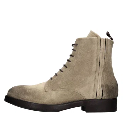 Boemos Boots In Neutral