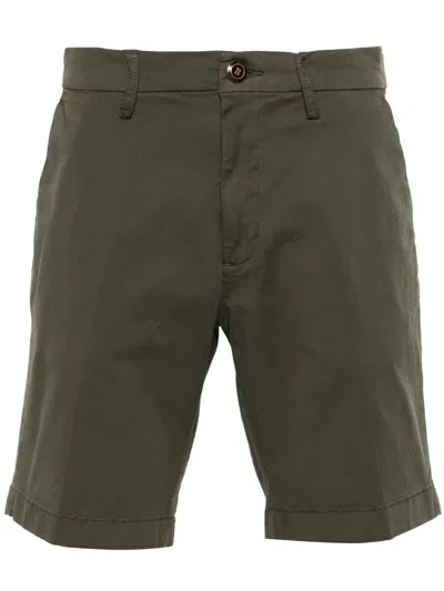 Boggi Milano Pressed-crease Chino Shorts In Grün