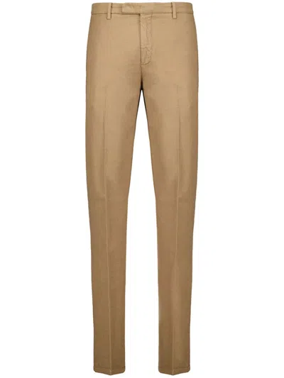 Boglioli Comfort Microstructure Slim Chinos Trousers In Beige