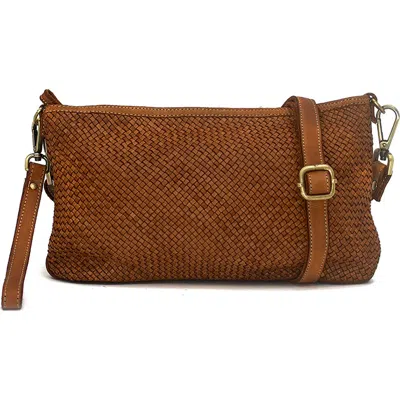 Bolsa Nova Laura Woven Crossbody In Cognac