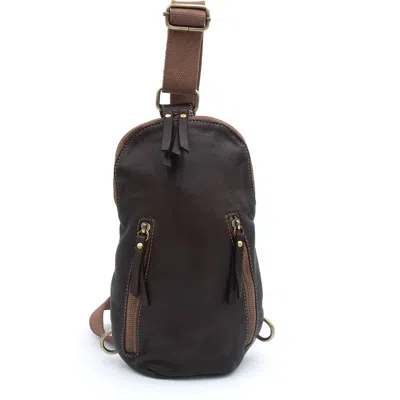 Bolsa Nova Logan Sling In Chocolate