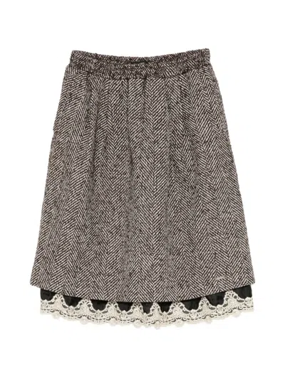 Bonbom Herringbone-pattern Lace-trim Skirt In Gray