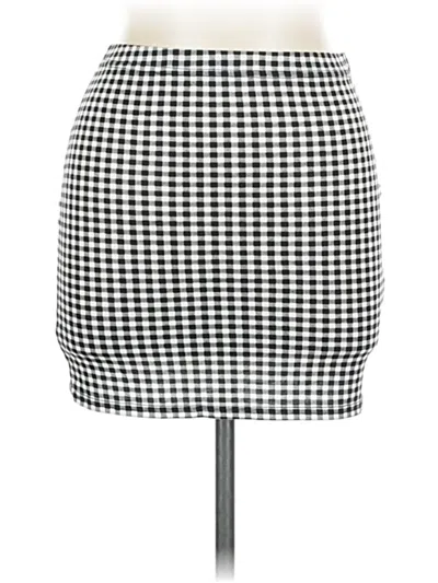 Pre-owned Boohoo Casual Skirt In Black