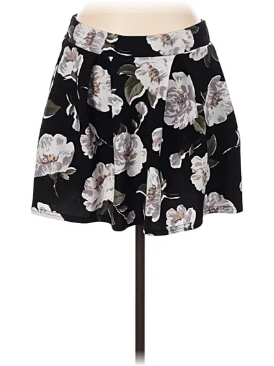 Pre-owned Boohoo Casual Skirt In Black