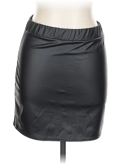 Pre-owned Boohoo Faux Leather Skirt In Black