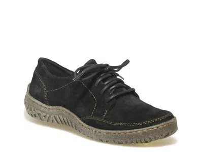 Born Bevi Sneaker In Black