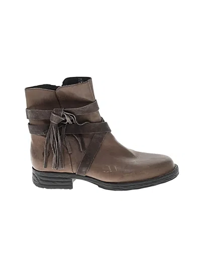 Pre-owned Born Boots In Brown