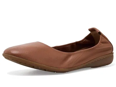 Born Felicity Women's Flat Shoes Brown (luggage): 6 M (b), Full Grain Leather