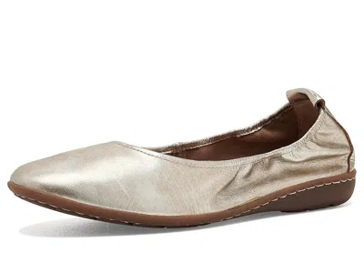 Born Felicity Women's Flat Shoes Light Gold (panna Cotta): 8.5 M (b), Full Grain Leather