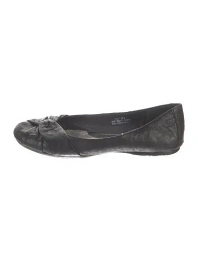 Pre-owned Born Leather Ballet Flats In Black