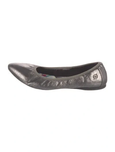 Pre-owned Born Leather Ballet Flats In Gray