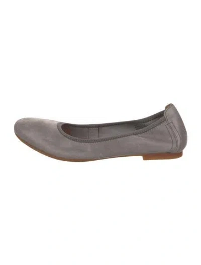 Pre-owned Born Leather Ballet Flats In Grey