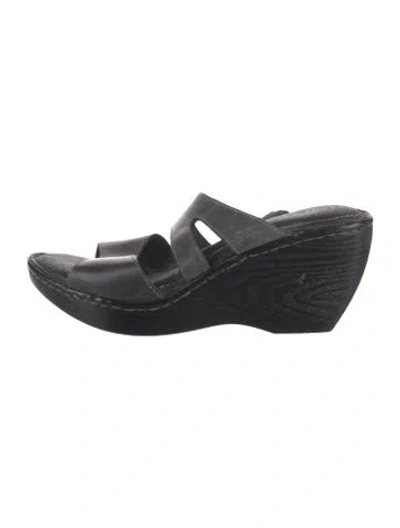 Pre-owned Born Leather Sandals In Black