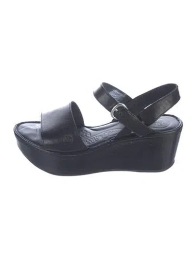 Pre-owned Born Leather Sandals In Black
