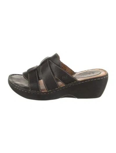 Pre-owned Born Leather Slides In Brown