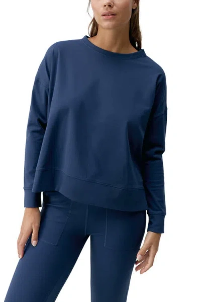 Born Living Yoga Daba Performance Sport Sweatshirt In Blue