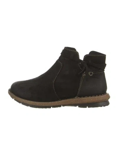 Pre-owned Born Suede Boots In Black