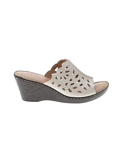Pre-owned Born Wedges In Ivory