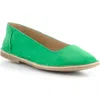 Bos. & Co. Banu Flat In Green