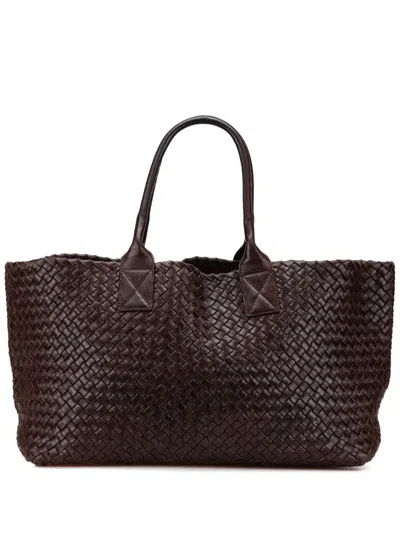 Pre-owned Bottega Veneta 2000-2007 Medium Lambskin Intreccio Cabat Tote Bag In Brown