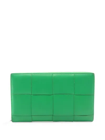 Pre-owned Bottega Veneta 2000s Maxi Intrecciato Wallet In Green