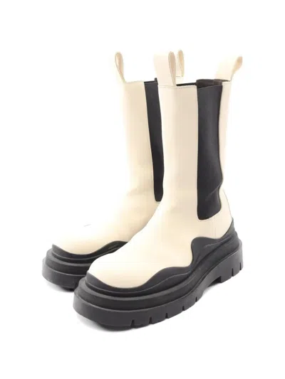 Pre-owned Bottega Veneta 2000s Tire Chelsea Boots In Neutral