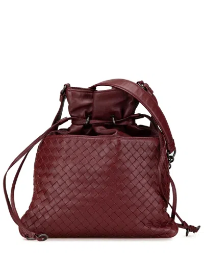 Pre-owned Bottega Veneta 2012-2024 Nappa Intrecciato Drawstring Crossbody Bag In Red