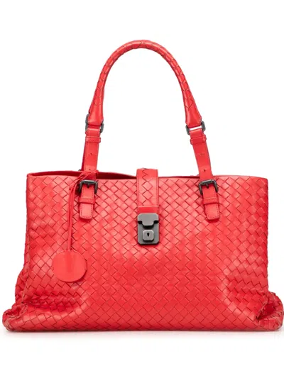 Pre-owned Bottega Veneta 2012-2025 Medium Nappa Intrecciato Roma Tote Bag In Red