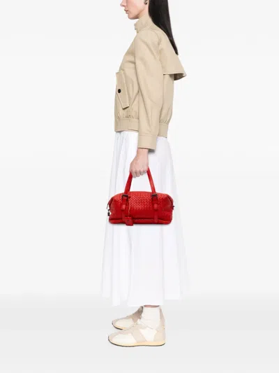 Pre-owned Bottega Veneta 2012-2025 Nappa Intrecciato Montaigne Shoulder Bag In Red