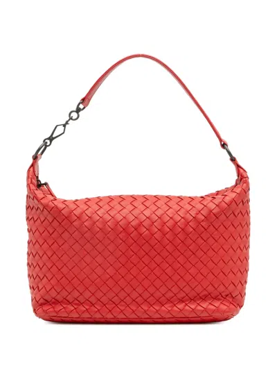 Pre-owned Bottega Veneta 2012-2025 Nappa Intrecciato Shoulder Bag In Red