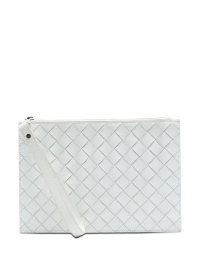 Pre-owned Bottega Veneta 2012-2026 Leather Intrecciato Clutch Bag In White