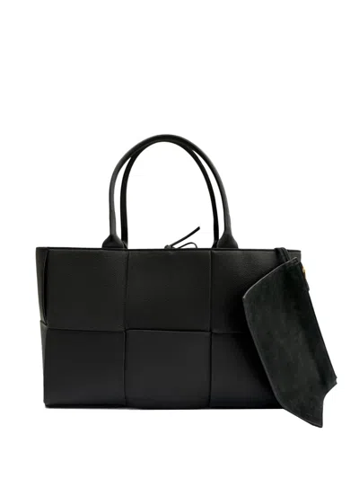 Pre-owned Bottega Veneta 2012-2026 Medium Grained Calfskin Maxi Intrecciato Arco Tote Bag In Black