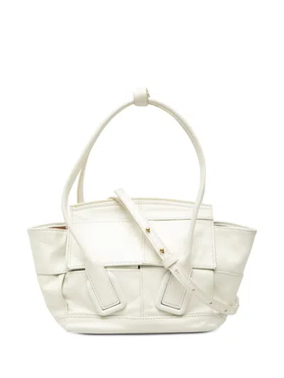 Pre-owned Bottega Veneta 2012-2026 Mini Calfskin Maxi Intrecciato Arco Slouch Satchel In White