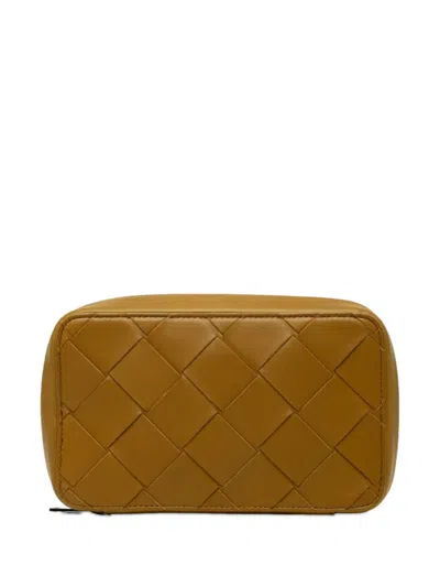 Pre-owned Bottega Veneta 2012-2026 Nappa Maxi Intrecciato Zippered Pouch In Brown