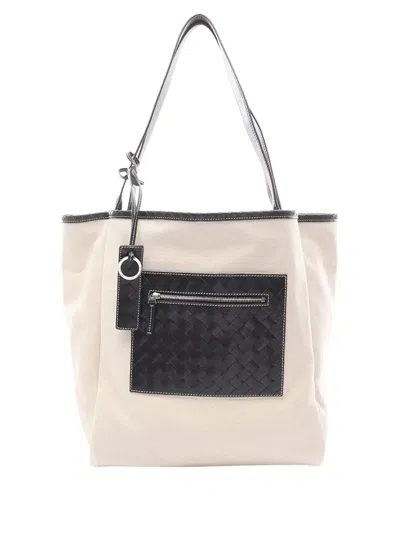 Pre-owned Bottega Veneta 2012-2026 Reversible Canvas And Suede Corriere Tote Bag In White
