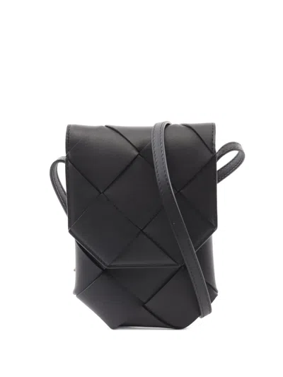 Pre-owned Bottega Veneta 2020s Diago Maxi Intrecciato Leather Phone Pouch