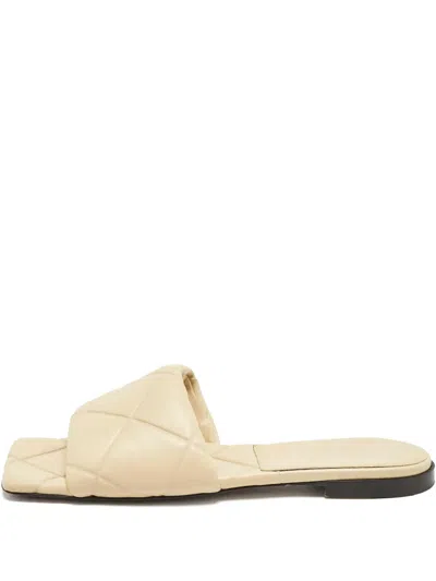 Pre-owned Bottega Veneta 2024 Lido Padded-strap Flat Sandals In Neutral