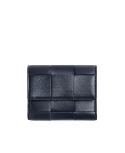 Bottega Veneta Trifold Zip Wallet In Black