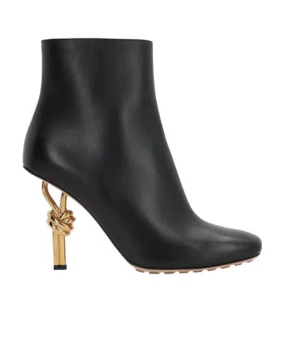 BOTTEGA VENETA BOTTEGA VENETA SQUARE TOE ANKLE BOOTS