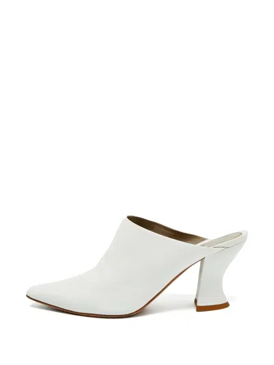 Pre-owned Bottega Veneta Almond Pointed-toe Mules In White