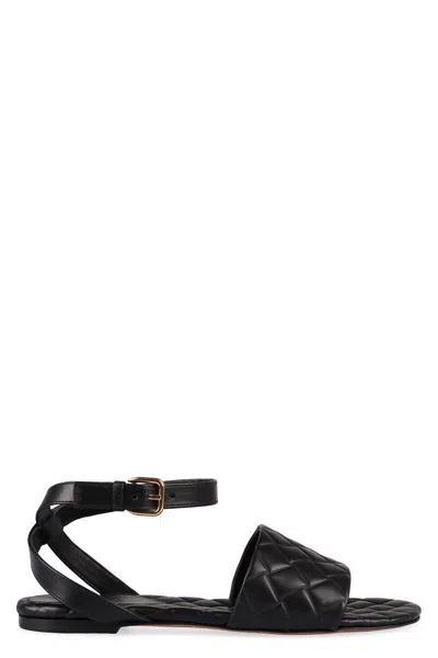 BOTTEGA VENETA BOTTEGA VENETA AMY FLAT SANDALS